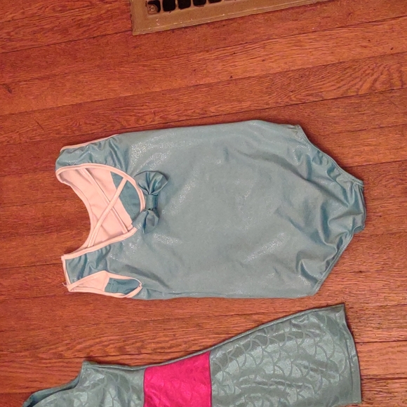 Girls Leotards - Picture 7 of 8